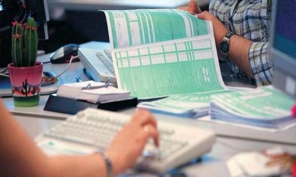 Φορολογικές δηλώσεις: Ποιοι θα υποβάλλουν το έντυπο Ε2